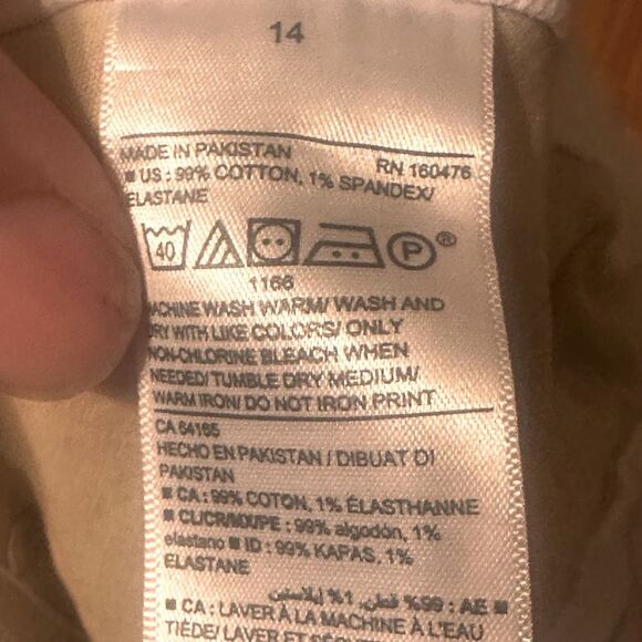 Old Navy Boyfriend Mid-Rise White Jeans Size 14 NWT 📦 - Picture 4 of 9